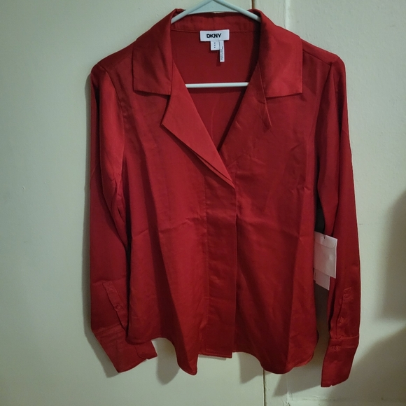 Beautiful button down shirt - Picture 2 of 6